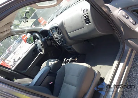 2004 Ford Escape Xls from USA, damaged, VIN 1FMYU92144DA13667